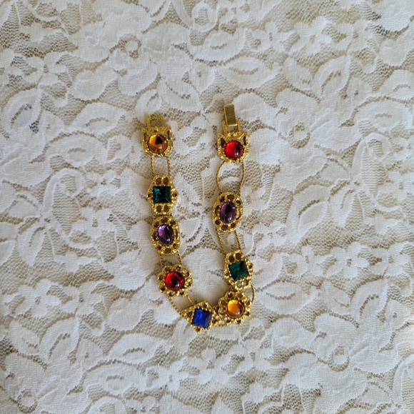 Vintage scarab style jewel tone slider bracelet - Picture 3 of 7
